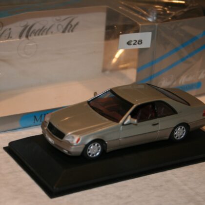 Mercedes-Benz 500 SEC 1/43 Minichamps