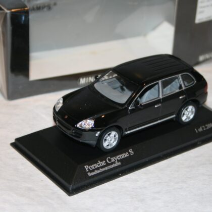 Porsche Cayenne S black 1/43 Minichamps