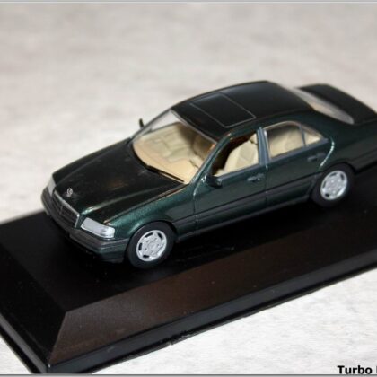 Mercedes-Benz C220 1/43 Minichamps